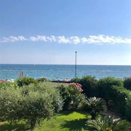 فيلة Il Giardino Sul Mare